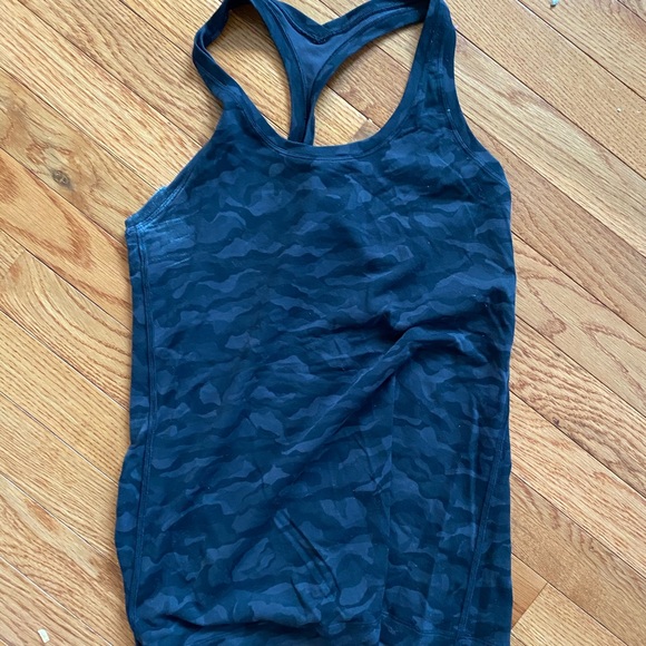 Camo lulu lemon tank - Picture 1 of 2